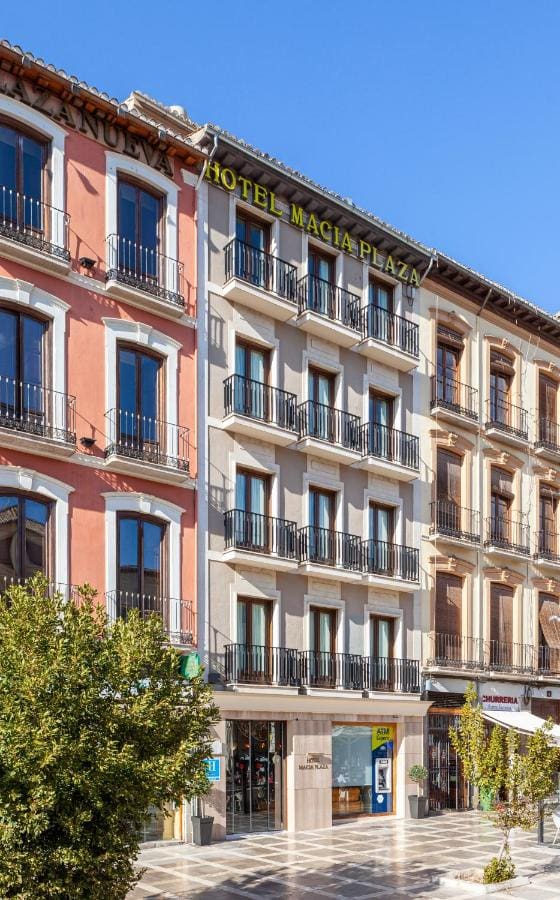 Hotel Macià Plaza in Granada