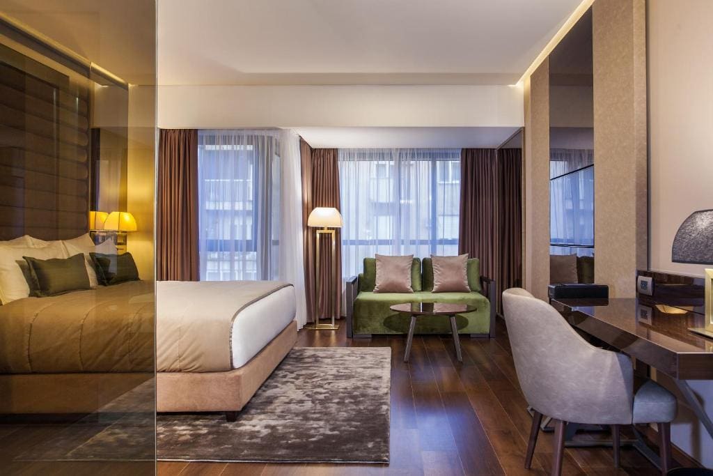 SAINT TEN Boutique Hotel