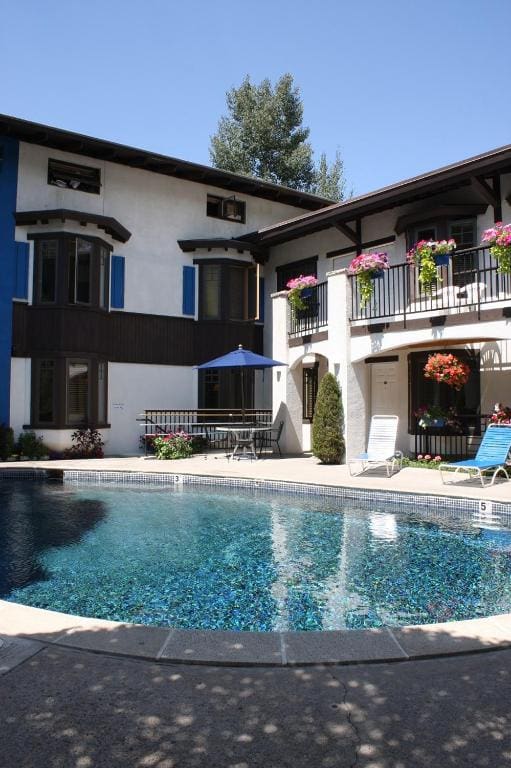 St Moritz Lodge Aspen