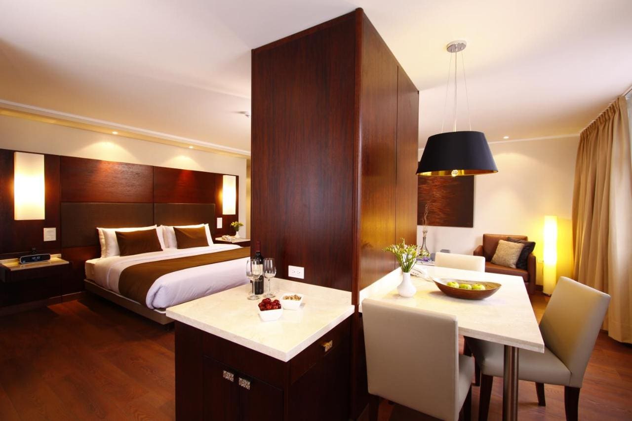 Hotel Reina Isabel in Quito